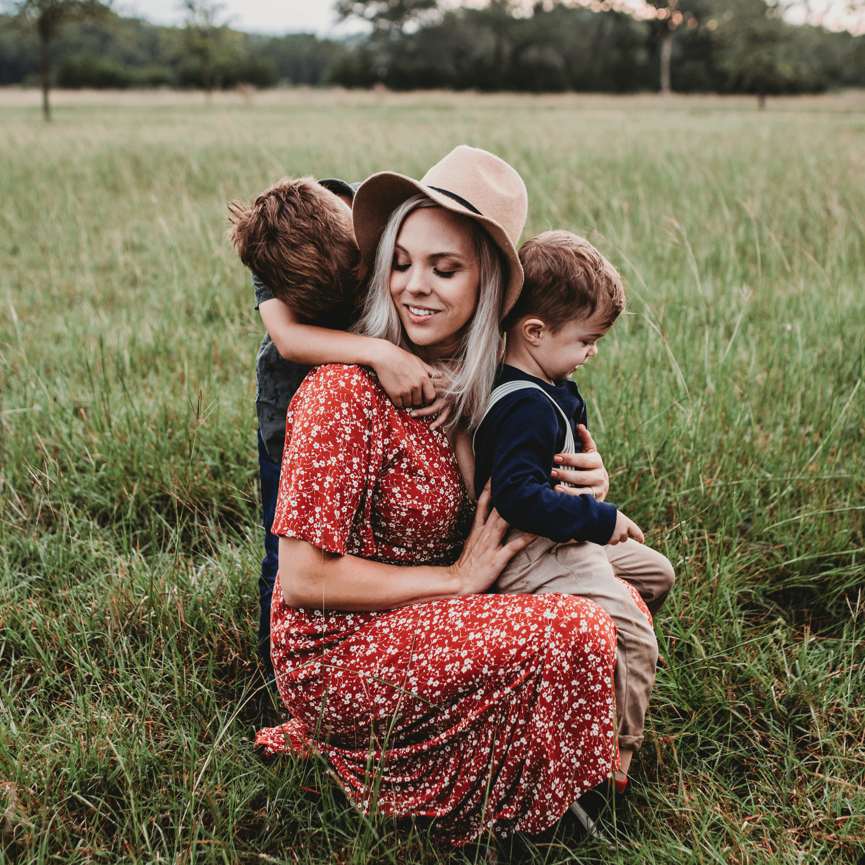 Guida ai Regali per la Festa della Mamma: Le Migliori Pietre per le Neo Mamme