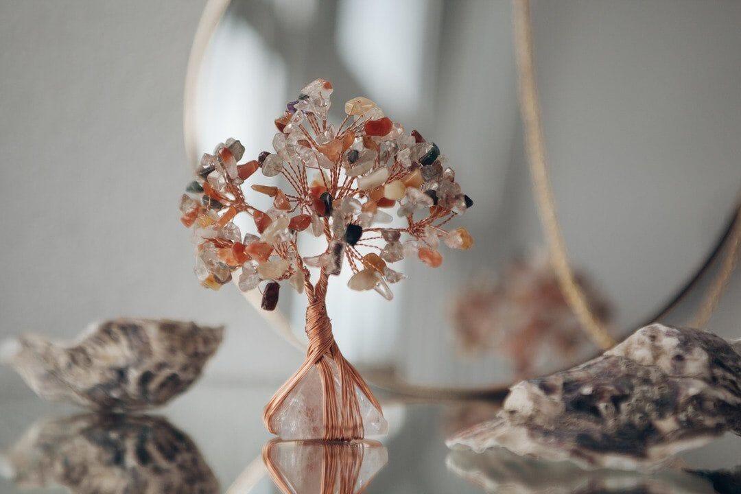 Trasforma il Tuo Spazio: Il Potere degli Alberi di Cristallo per l'Energia Positiva