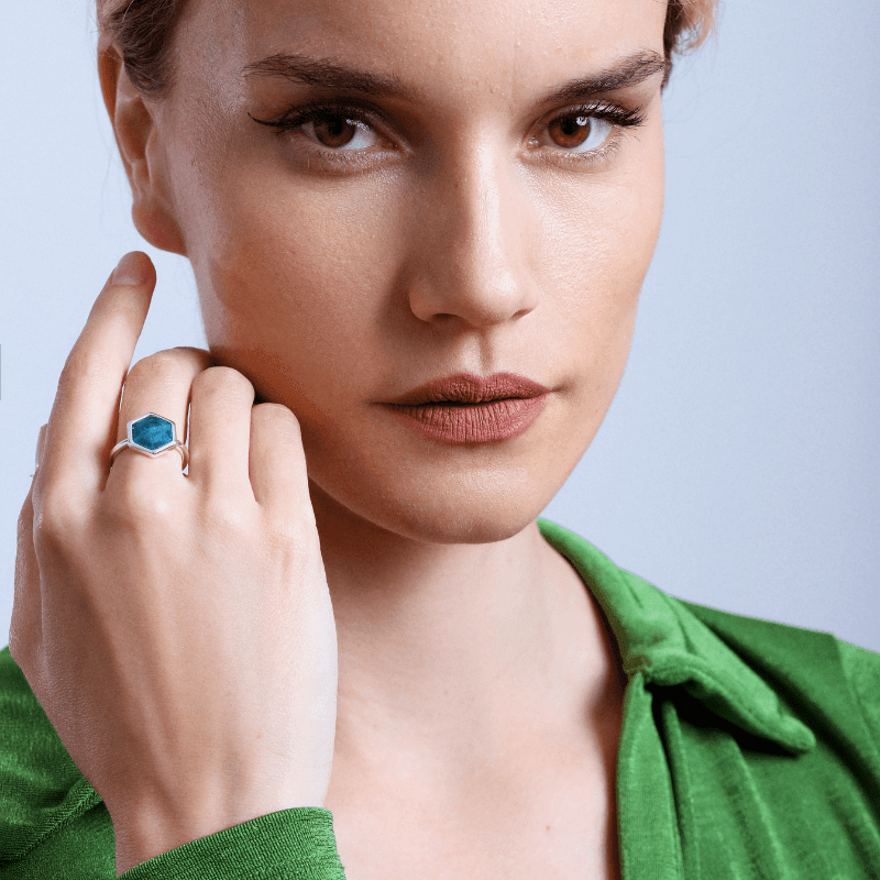 Anello "Serenità Cristallina" in Apatite o Ametista