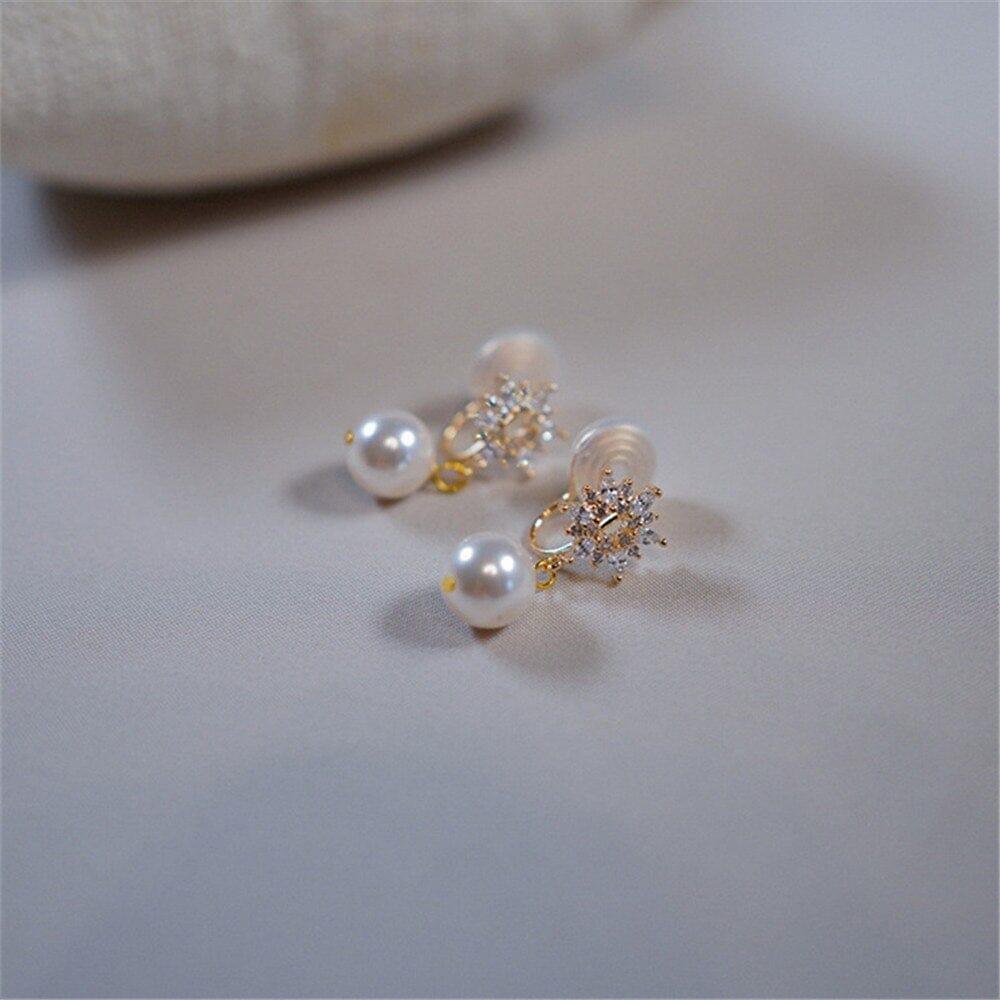 Orecchini Fiocco di Neve con Perle “Eleganza Glaciale”