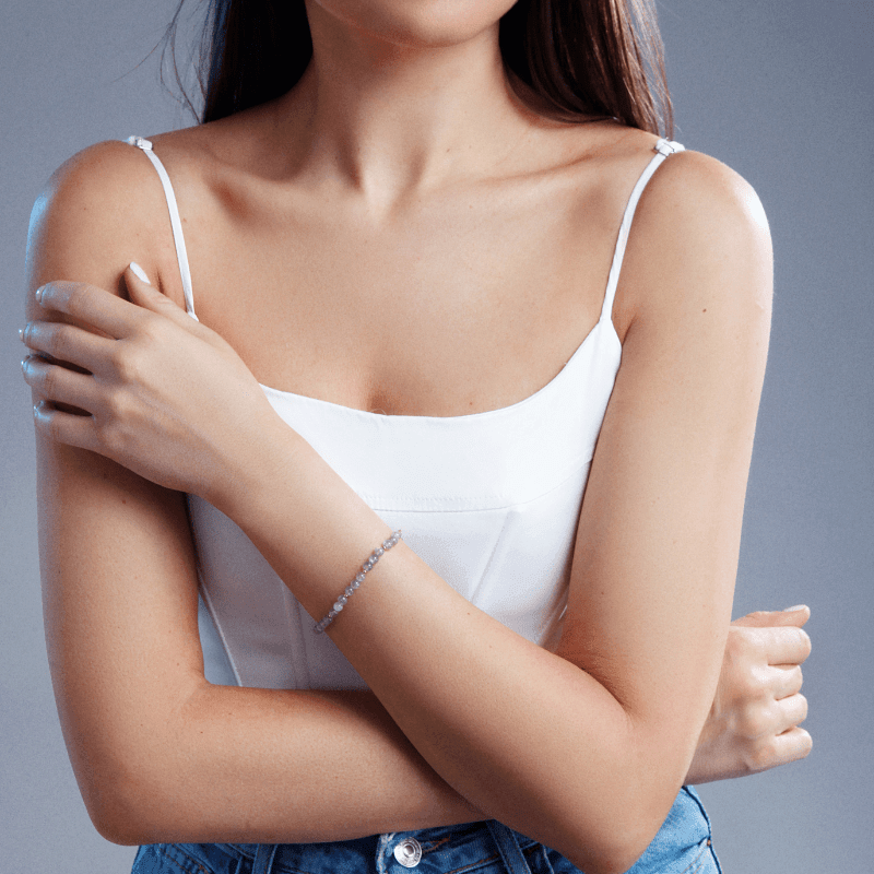 Braccialetto "Eleganza Elevata" con Perle di Labradorite Grigia