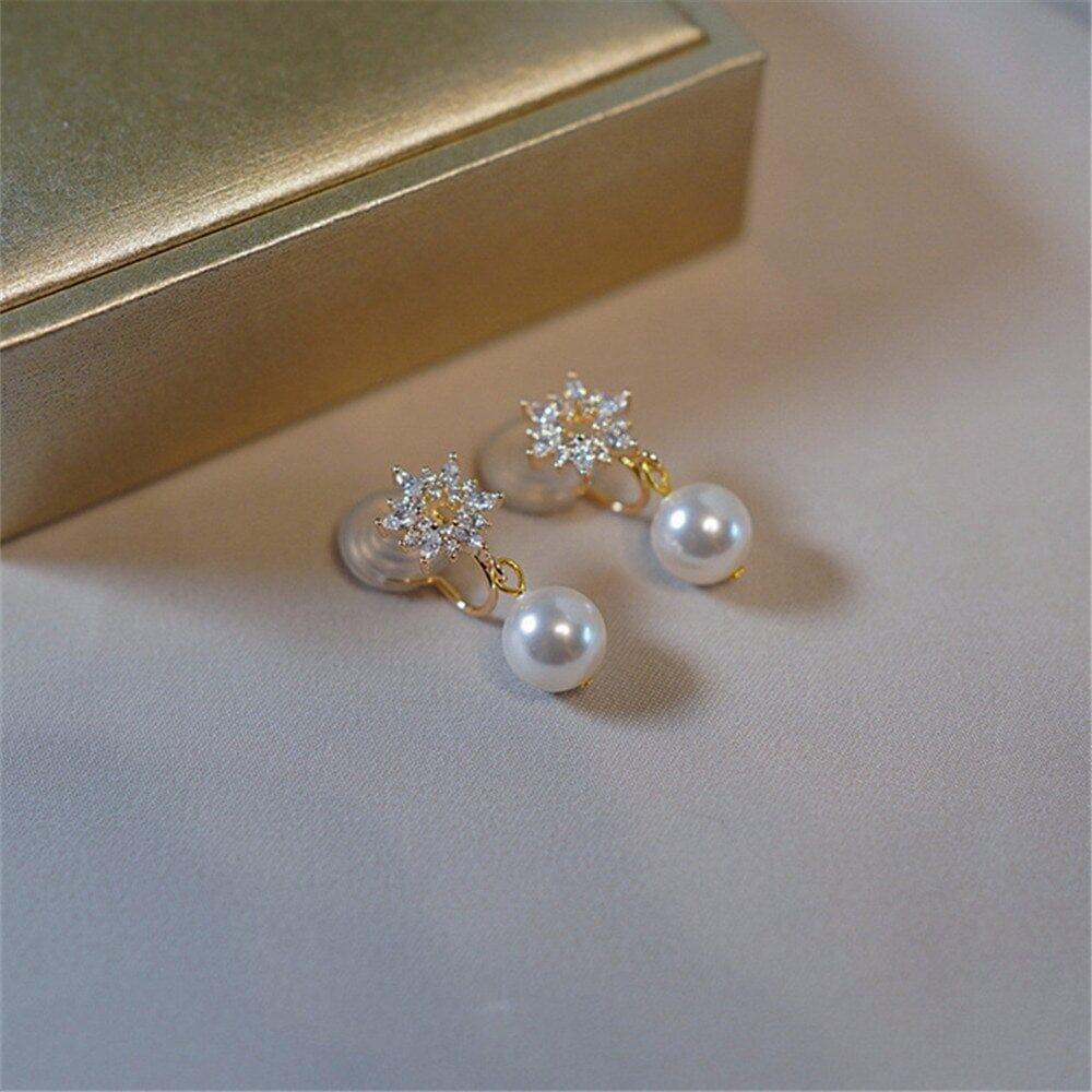 Orecchini Fiocco di Neve con Perle “Eleganza Glaciale”