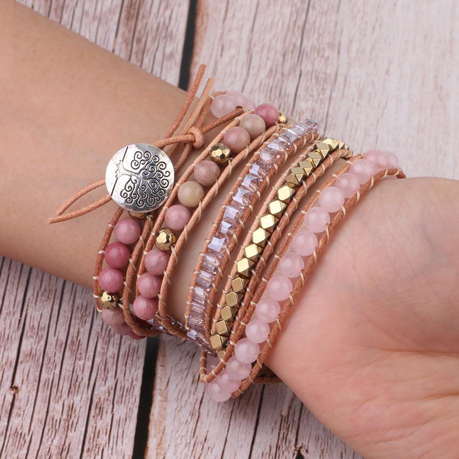 Bracciale dorato con quarzo rosa elegante