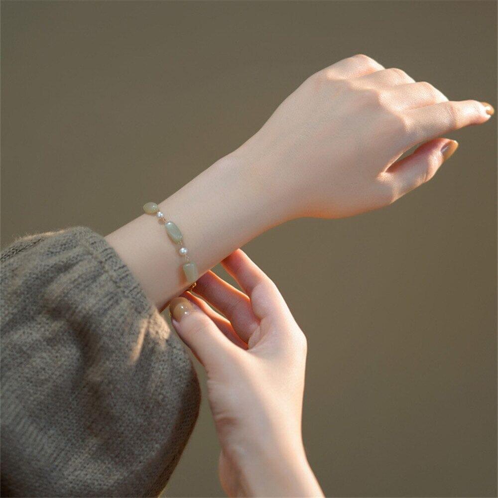 Bracciale "Sentiero di Prosperità" in Giada Verde e Perle