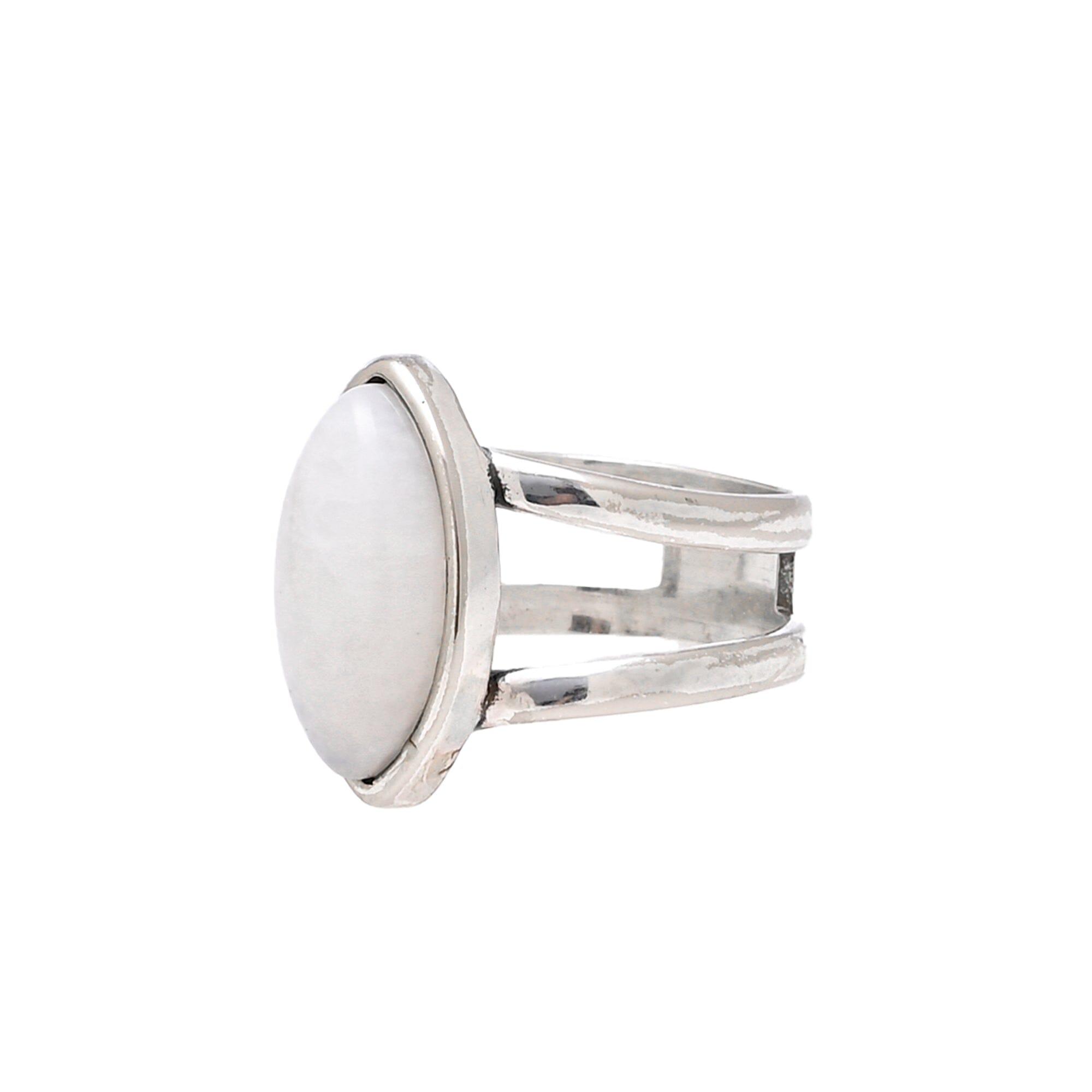 Anello in Pietra Lunare Elegante