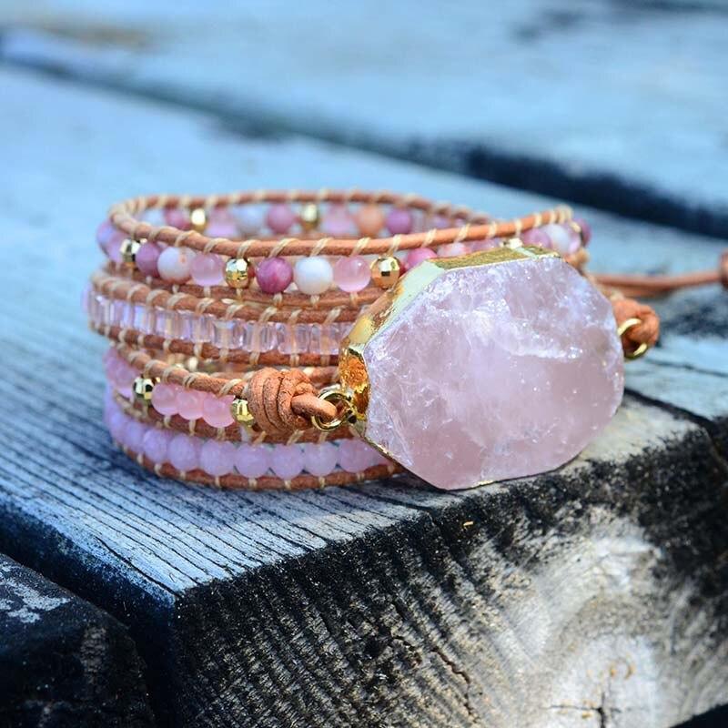 Bracciale dorato con quarzo rosa elegante