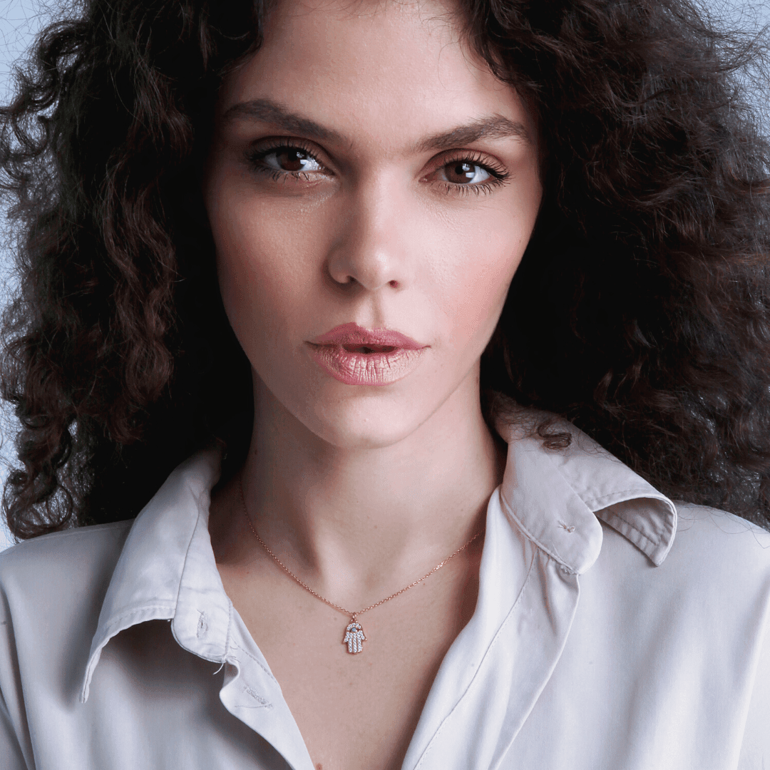 Collana "Fortuna Floreale" con Ciondolo Hamsa in Turchese e Oro