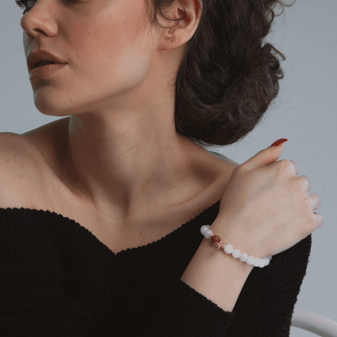 Bracciale "Energia Naturale" con Ciondolo in Legno di Sandalo e Giada