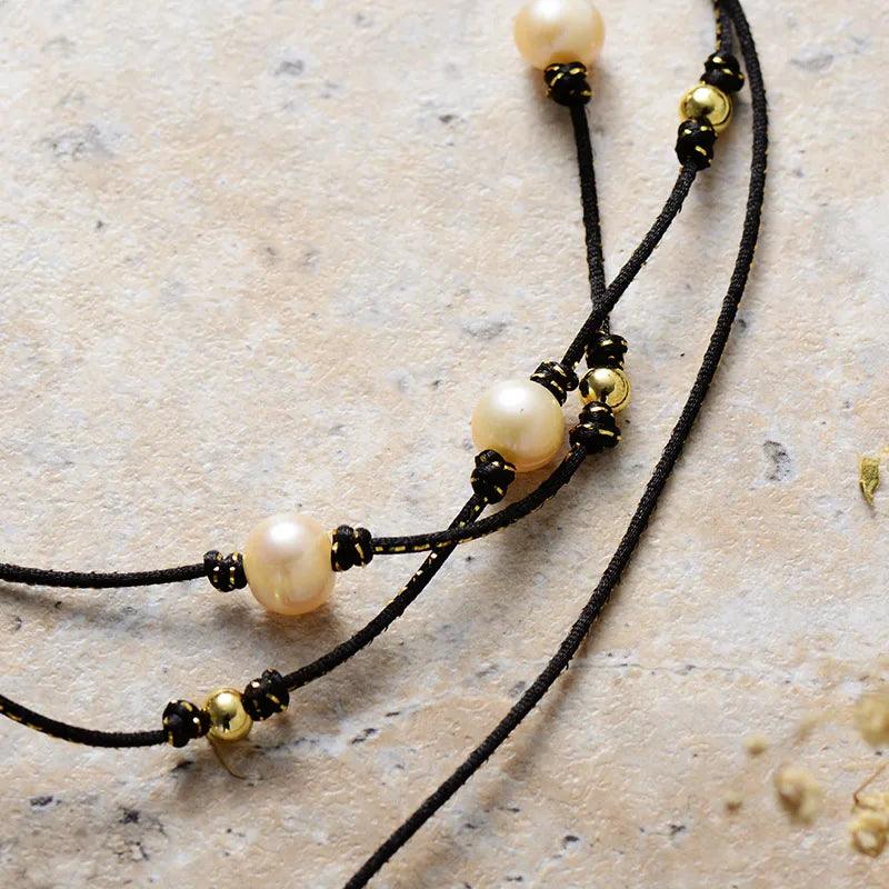 Collana a Girocollo di Perle “Eleganza Notturna”