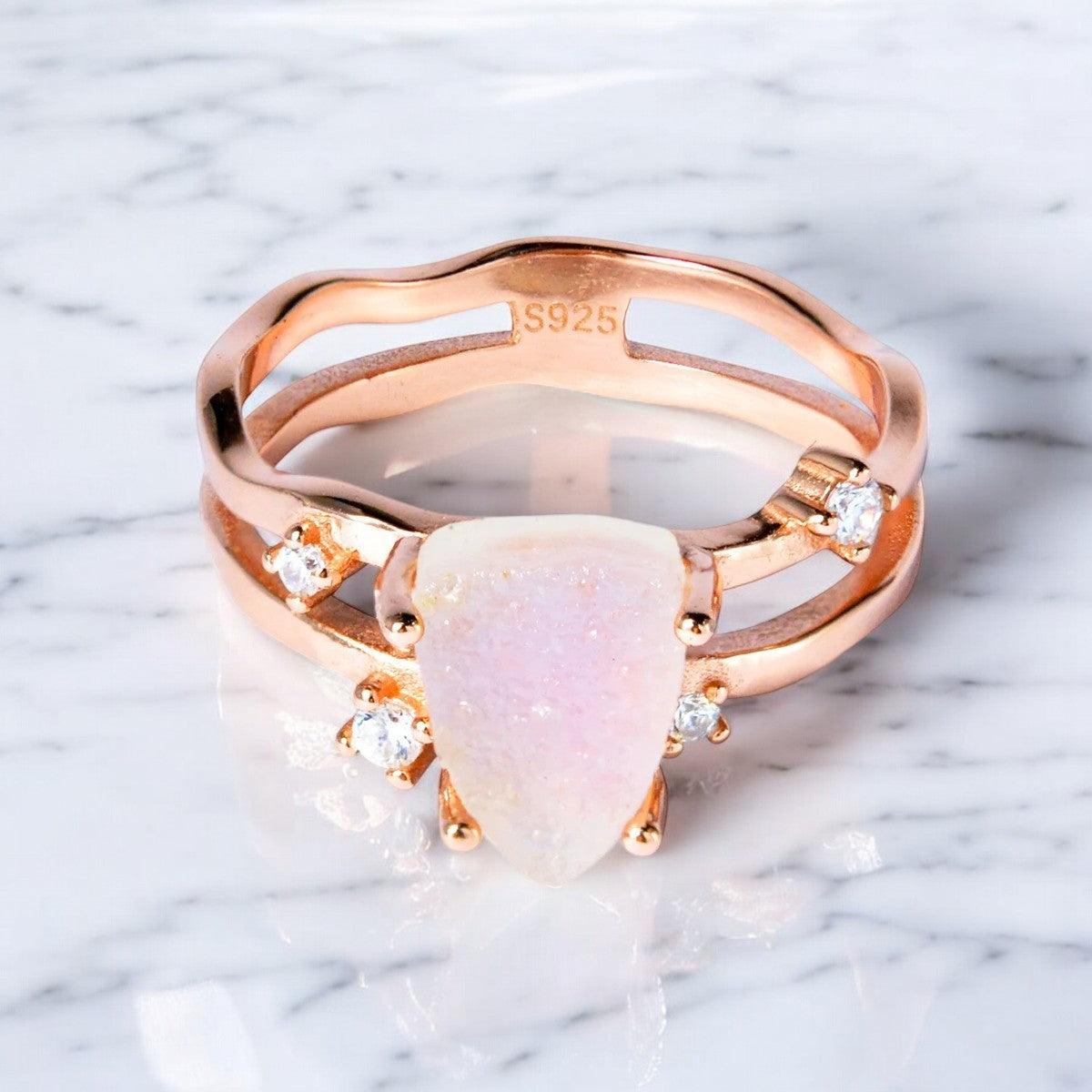 Anello “Sussurro al Chiaro di Luna”