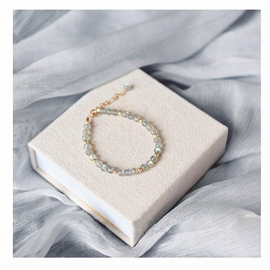Braccialetto "Eleganza Elevata" con Perle di Labradorite Grigia