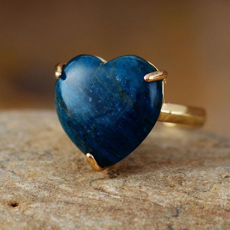 Anello "Cuore di Guarigione" con Pietra a Forma di Cuore