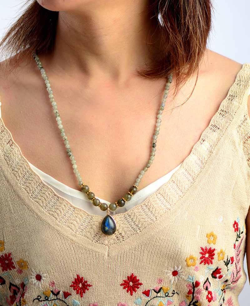 "Iridescenza Incantevole" Braccialetto Collana Mala in Labradorite
