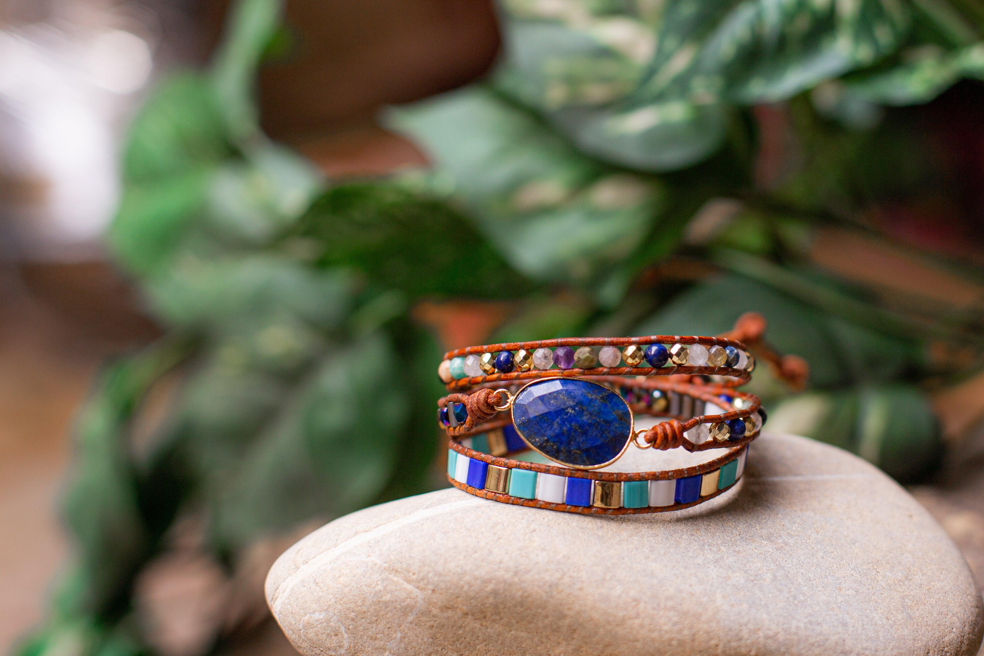 Bracciale "Geometrie Celesti" con Lapislazzuli e Perline Quadrate