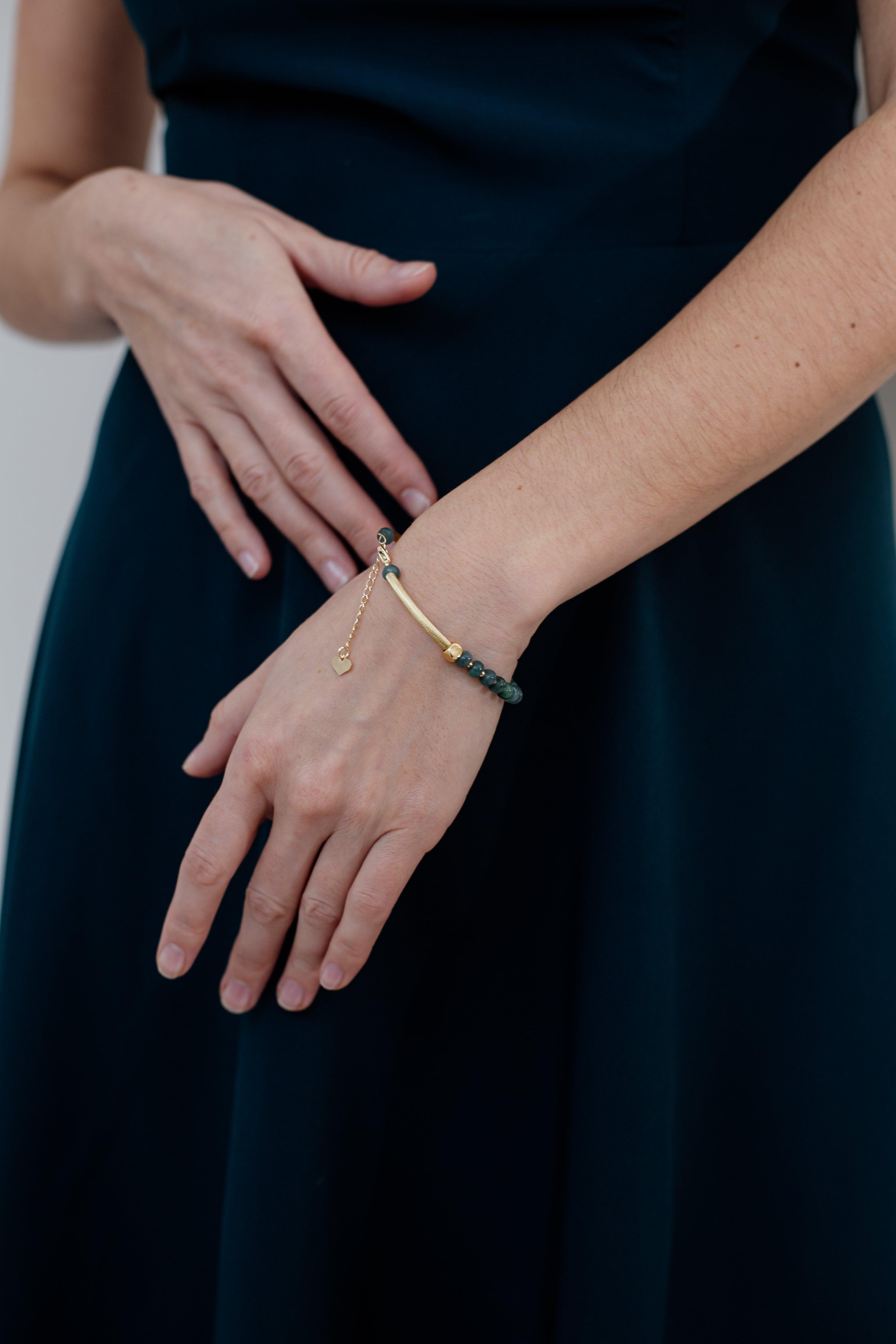 Braccialetto Semi-Rigido “Eleganza in Giada”