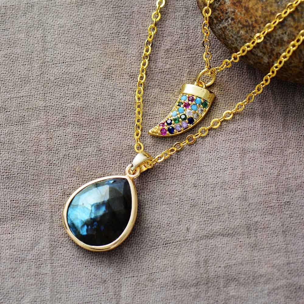 Collana Dorata con Strati di Labradorite e Rodonite “Talismano Rafforzante”