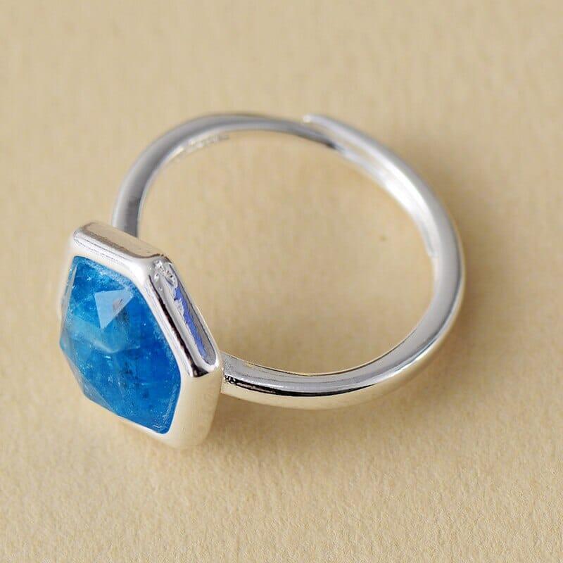 Anello "Serenità Cristallina" in Apatite o Ametista