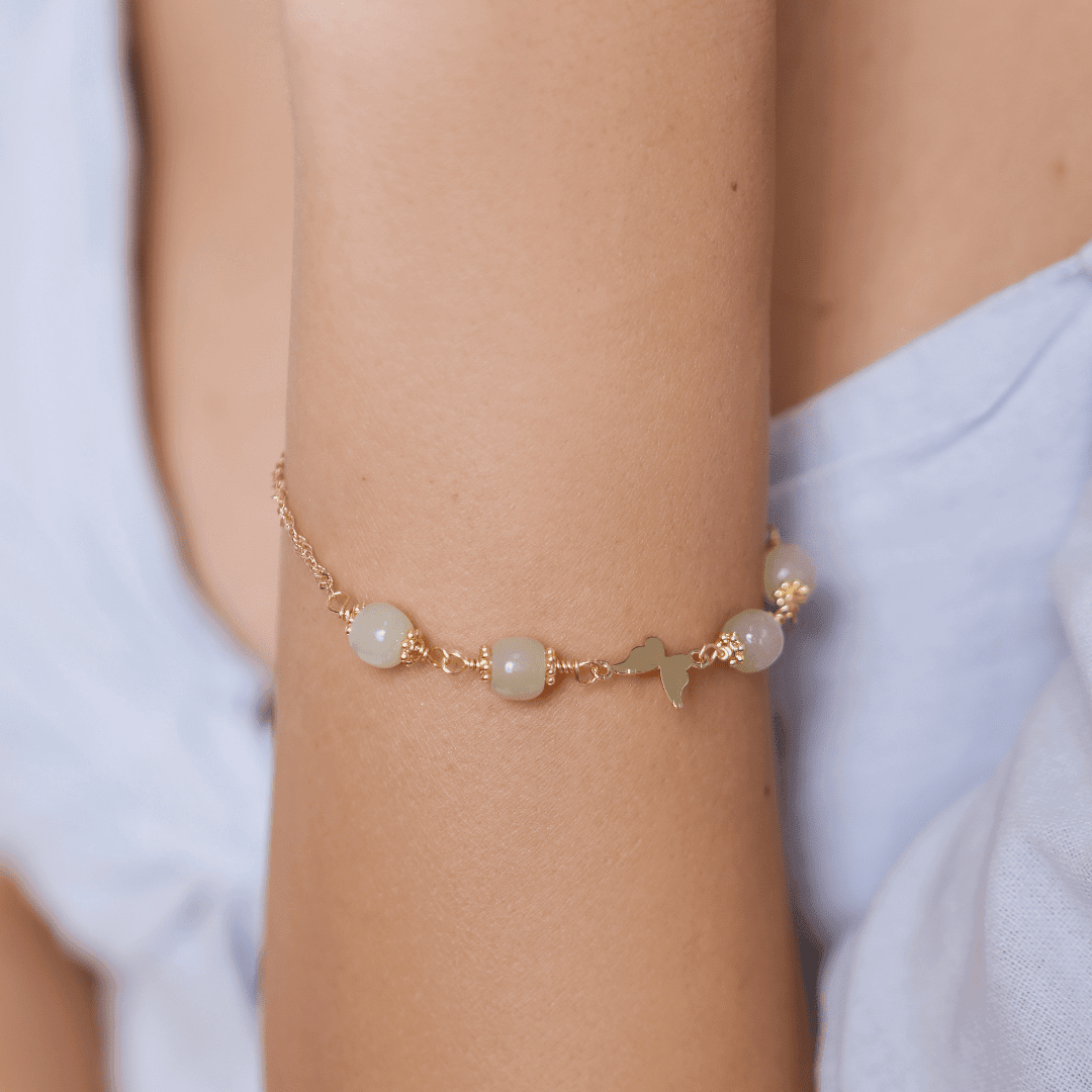 Bracciale Dorato "Ali di Seta" con Farfalla di Giada