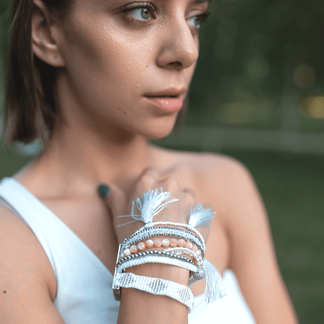 Bracciale Shamballa Avvolgente "Aura di Luce" con Perle Bianche