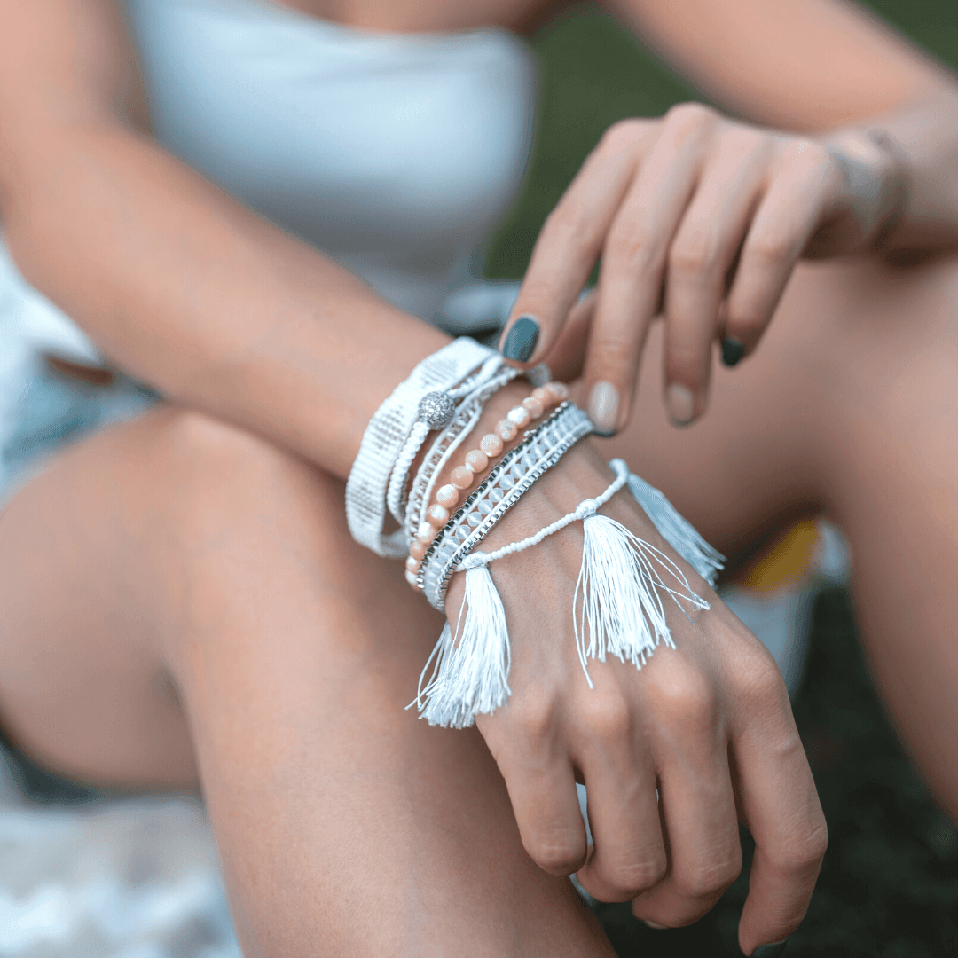 Bracciale Shamballa Avvolgente "Aura di Luce" con Perle Bianche