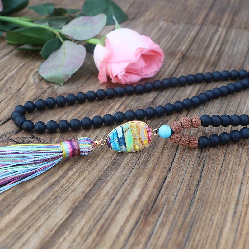 Collana Mala "Essenza degli Elementi" con Perle Opache e Chakra Arcobaleno