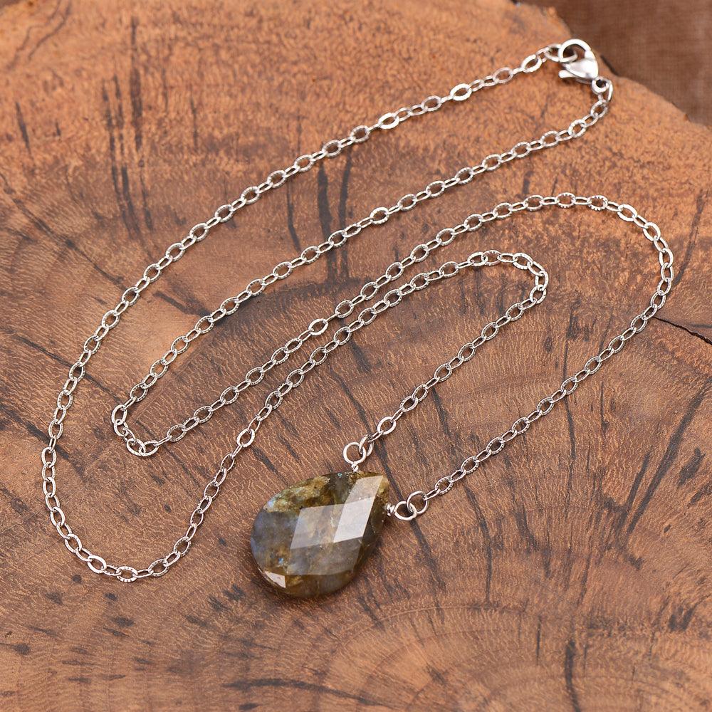 Collana a Goccia con Labradorite “Riflessi di Diamante”